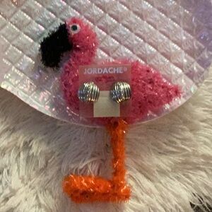 🦩NWT Awesome & So Fun To Wear  Clip Earrings Wardrobe Must Have 🦩